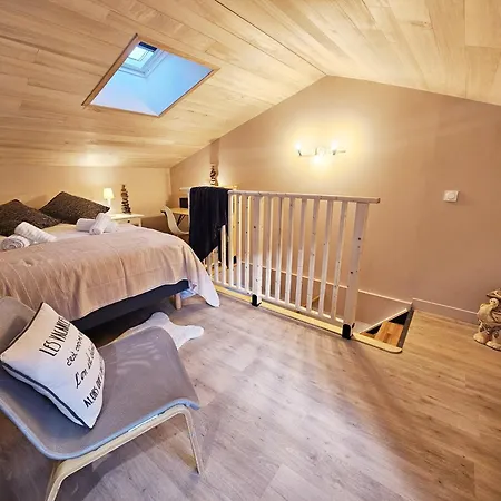 Cote Cour Chaleureuse Maison