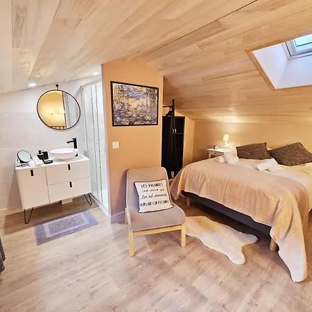 Cote Cour Chaleureuse Maison Apartmán l'Isle-d'Espagnac